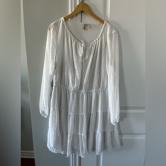 White Knee-Length Dress - Picture 2 of 6